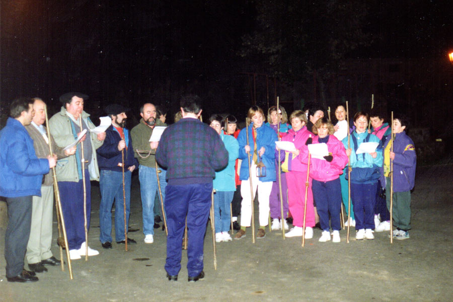 Santa Eskean irtetzeko ohitura berreskuratu zen 1991n